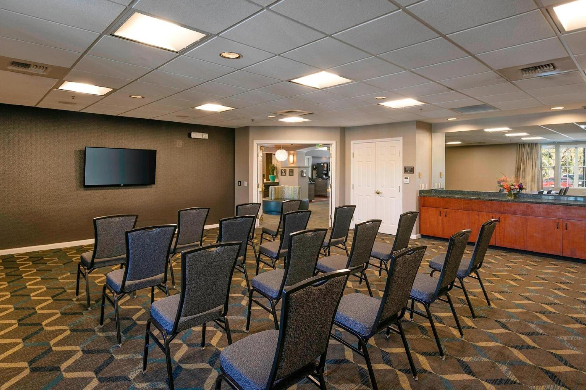 Hills Yorba Linda Hotel 3*